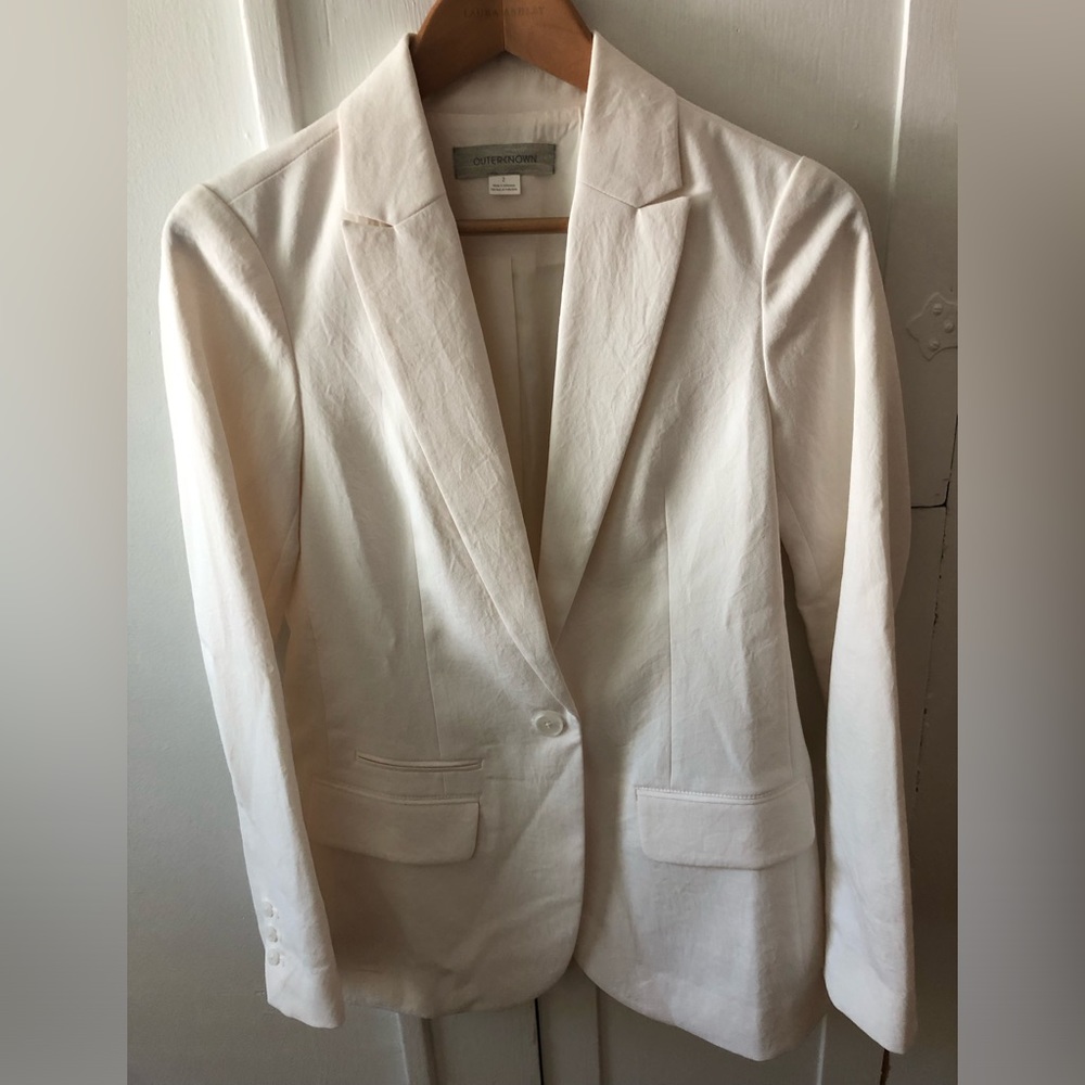 Outerknown Women’s Devon Classic Blazer Size 2. Fully lined.